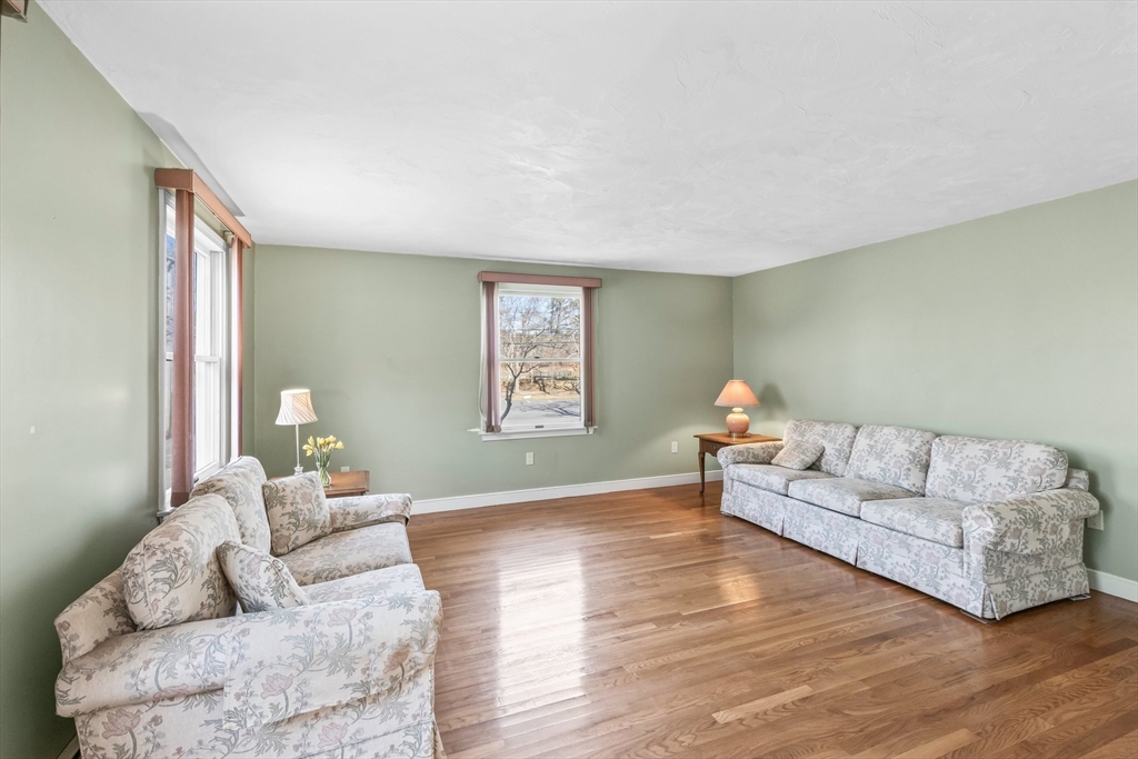 32 Clark Rd