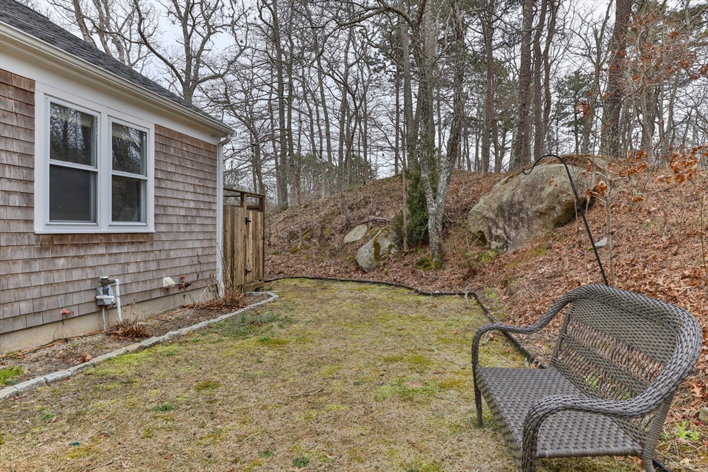 17 Bent Bluff Ln