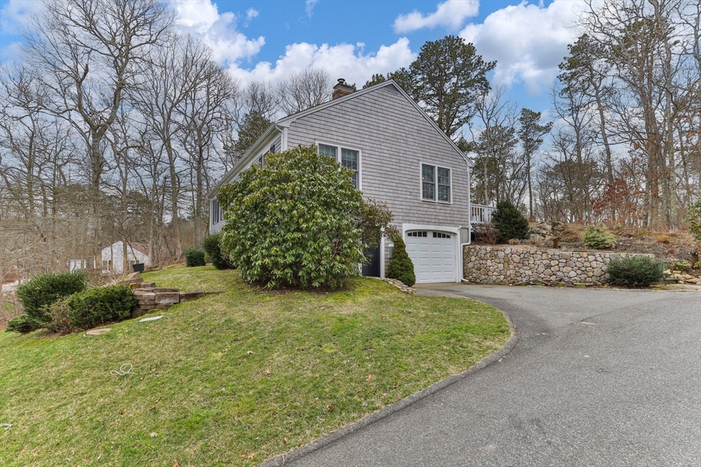 17 Bent Bluff Ln