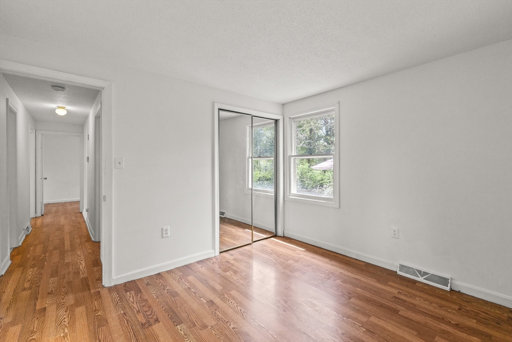 37 Willington Ave