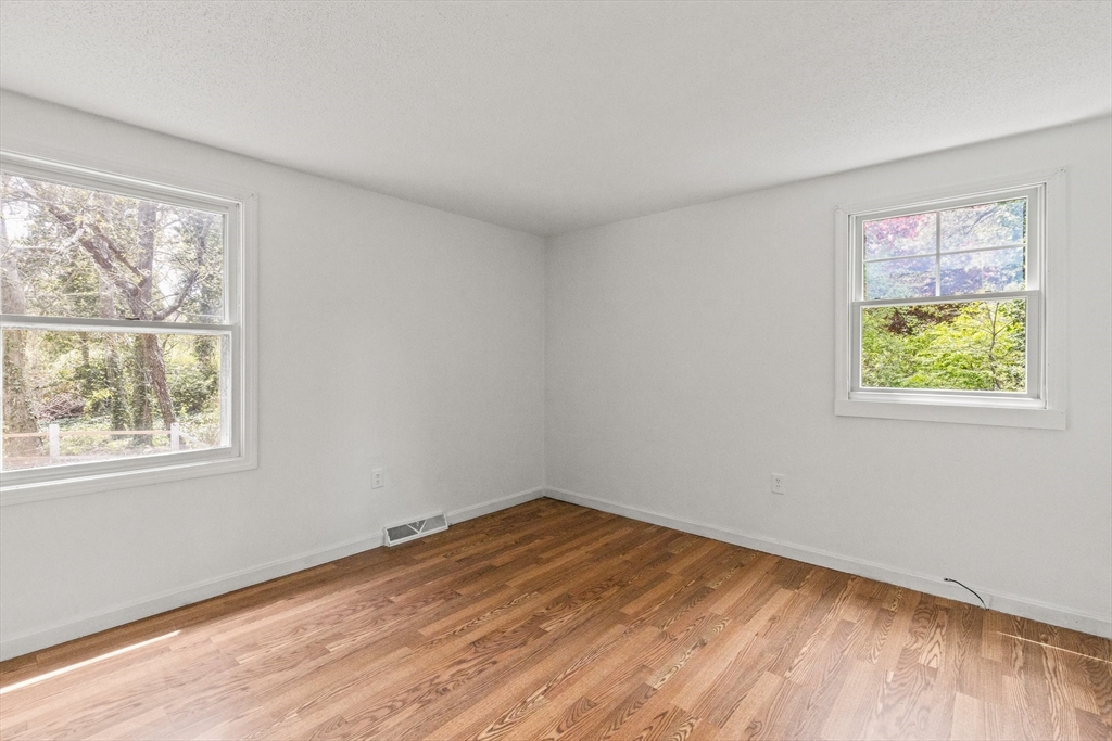 37 Willington Ave