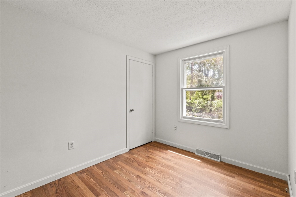 37 Willington Ave