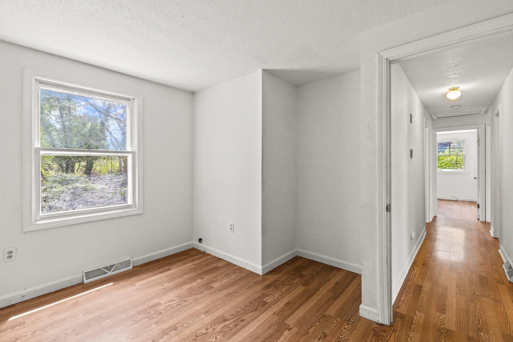 37 Willington Ave