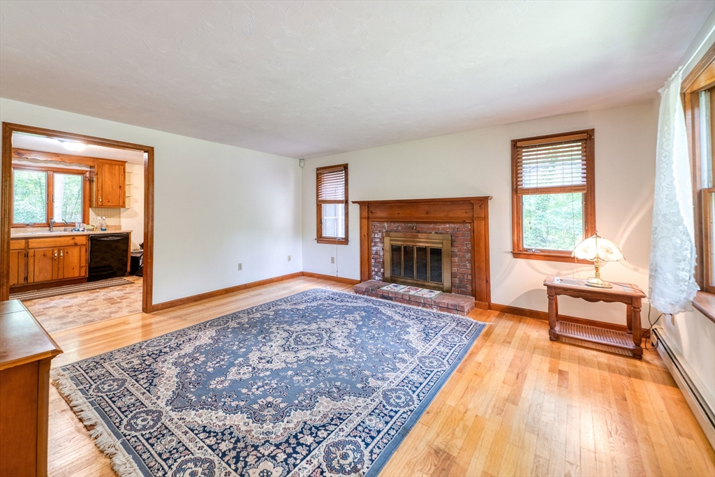 10 Little Acorn Ln