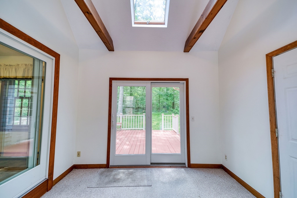 10 Little Acorn Ln