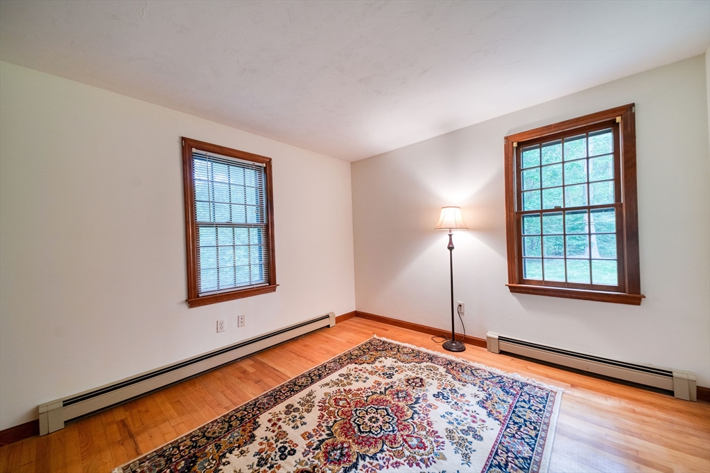 10 Little Acorn Ln
