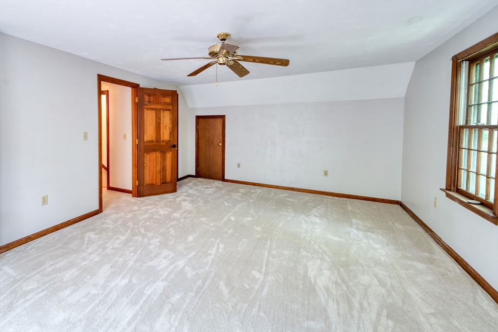 10 Little Acorn Ln