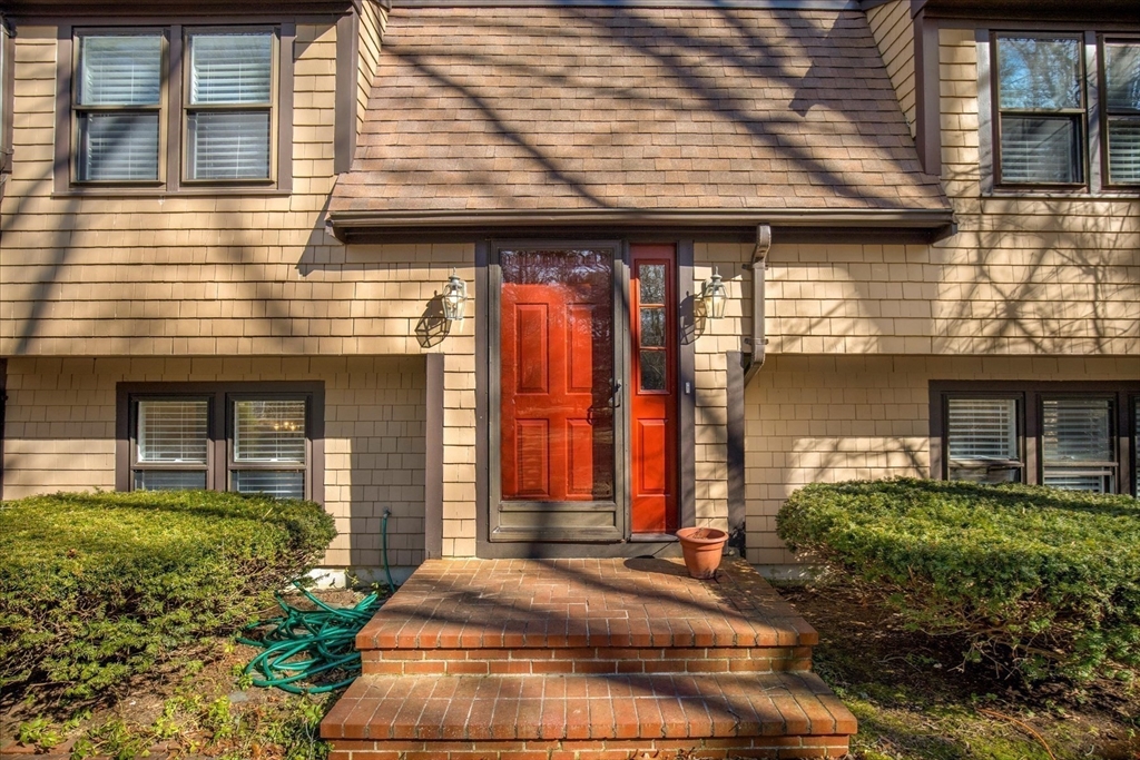 66 Holly Ridge Dr