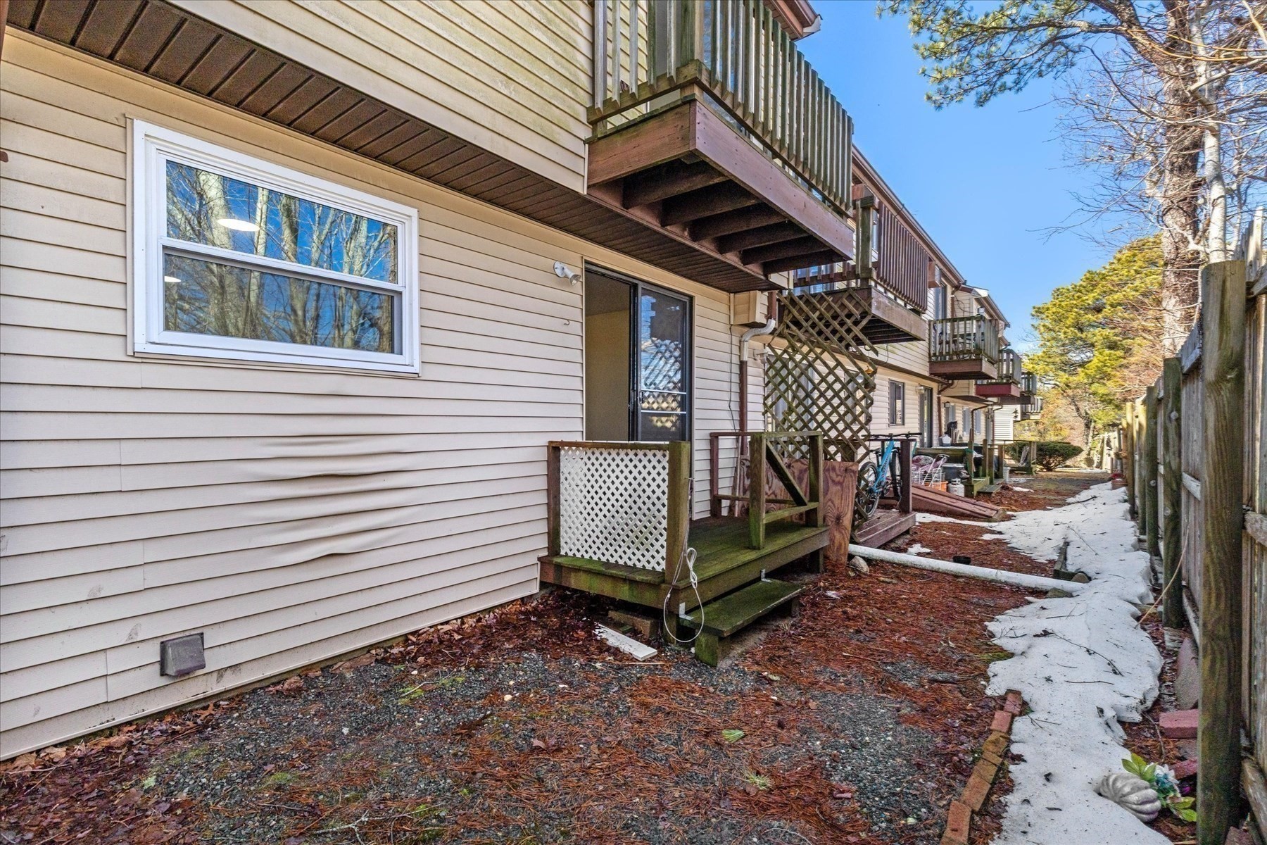 405 Village Dr # 405