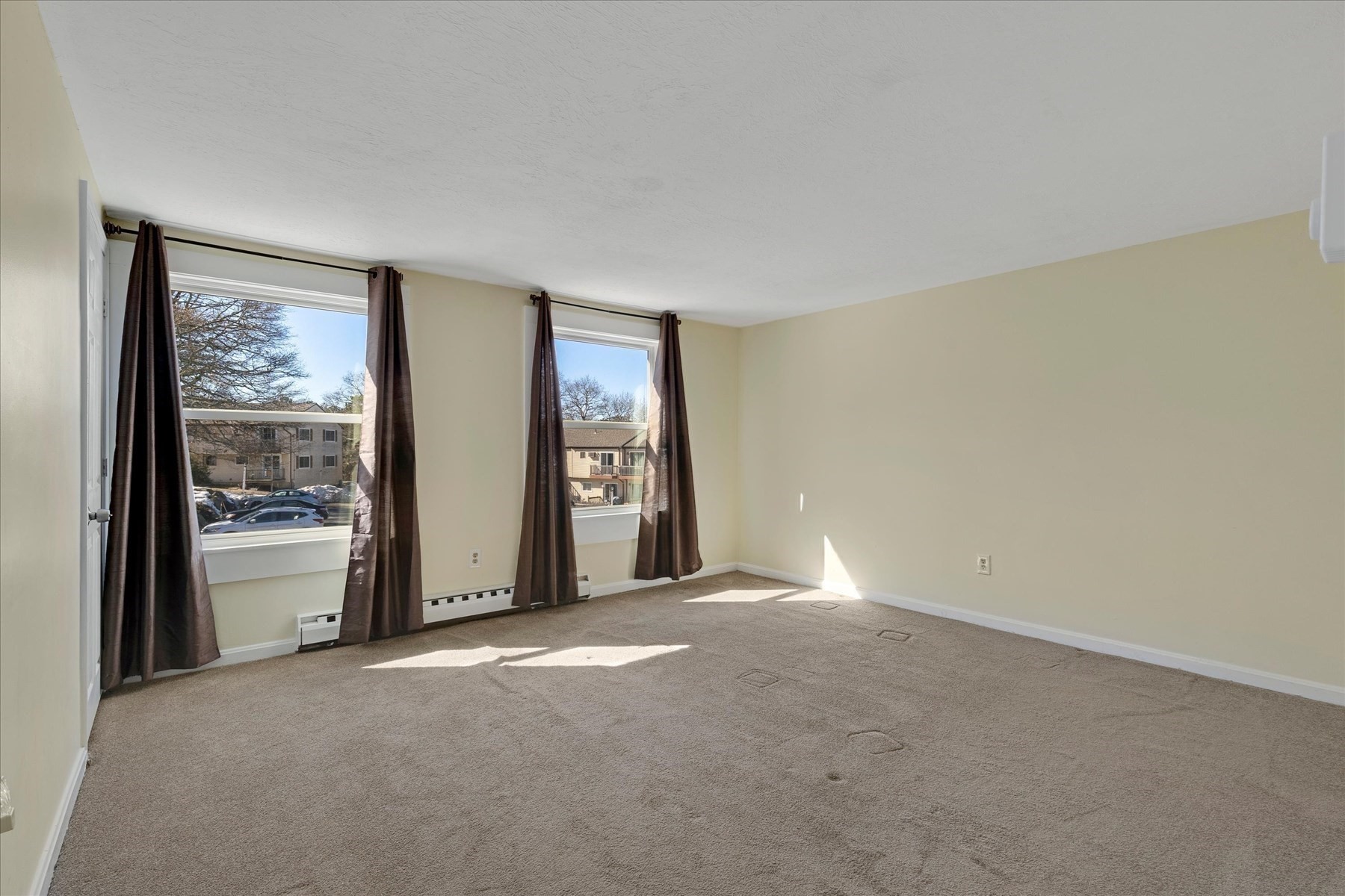 405 Village Dr # 405