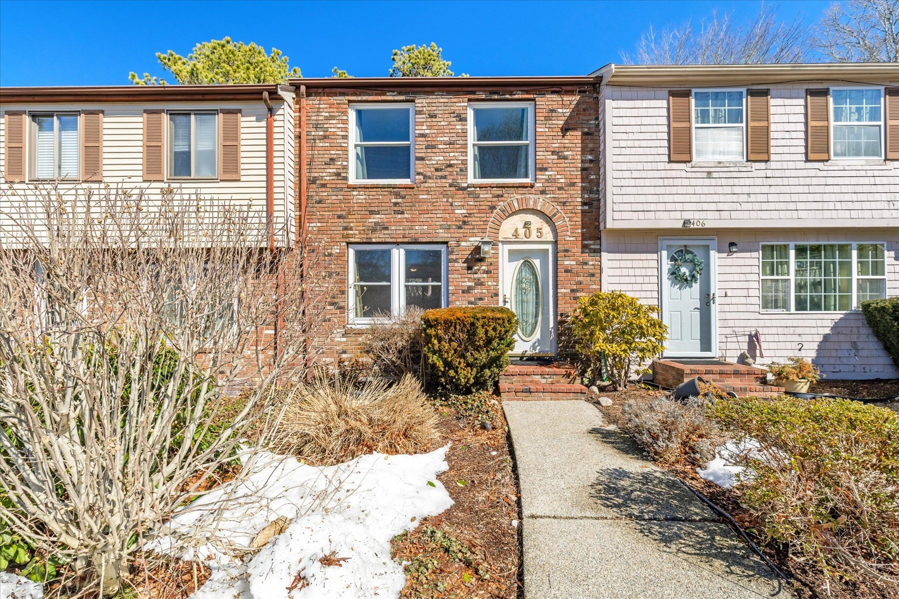405 Village Dr # 405