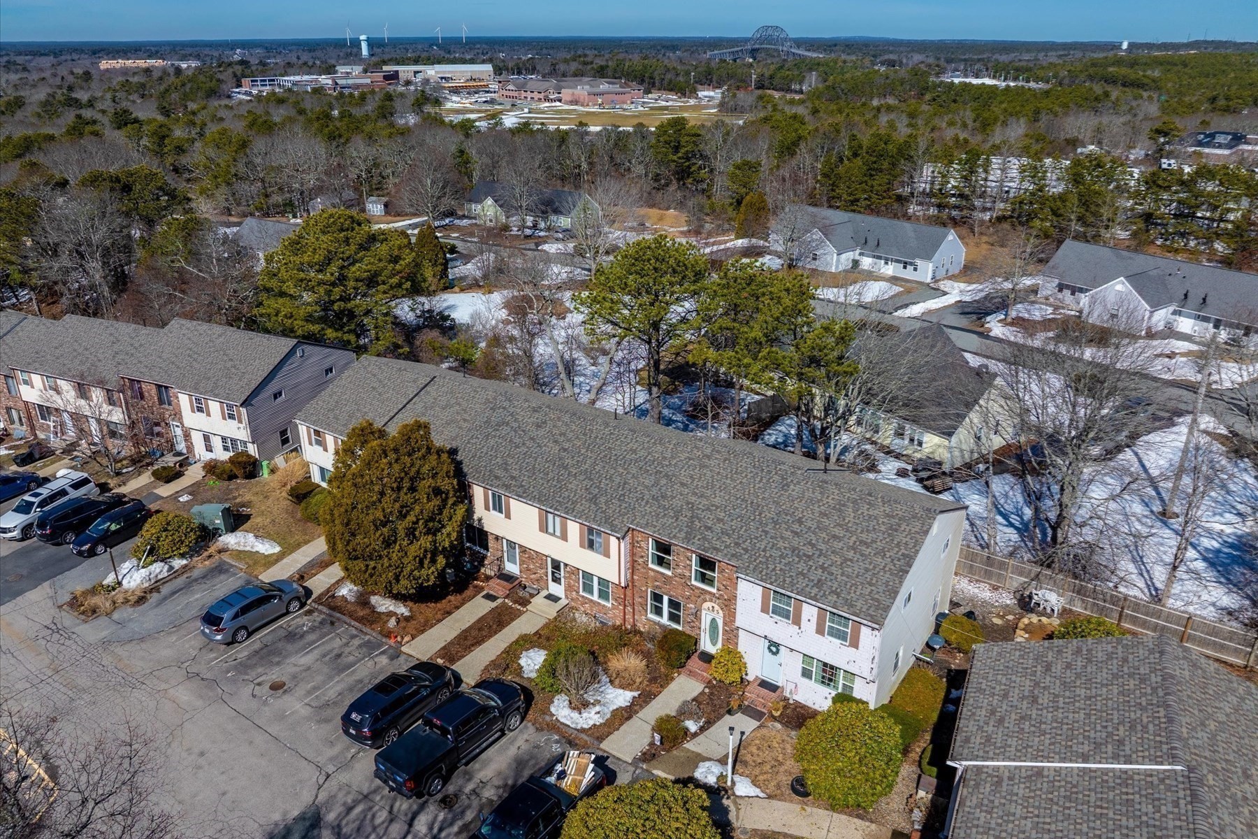 405 Village Dr # 405
