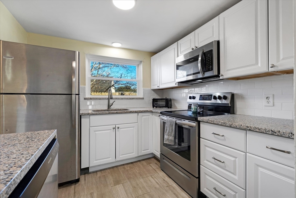 405 Village Dr # 405