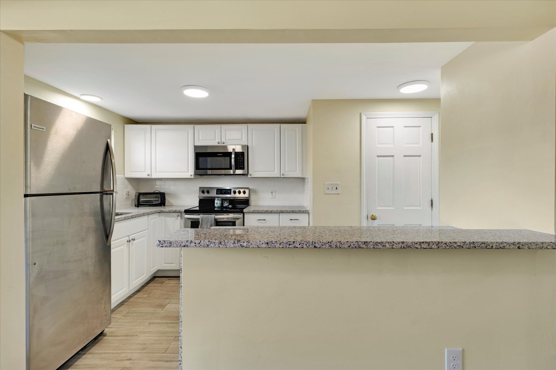 405 Village Dr # 405