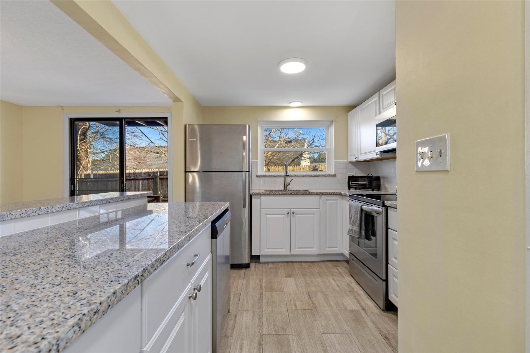405 Village Dr # 405