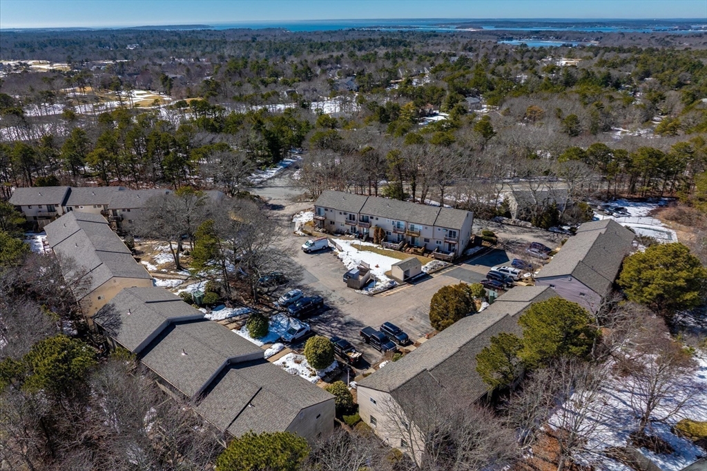 405 Village Dr # 405