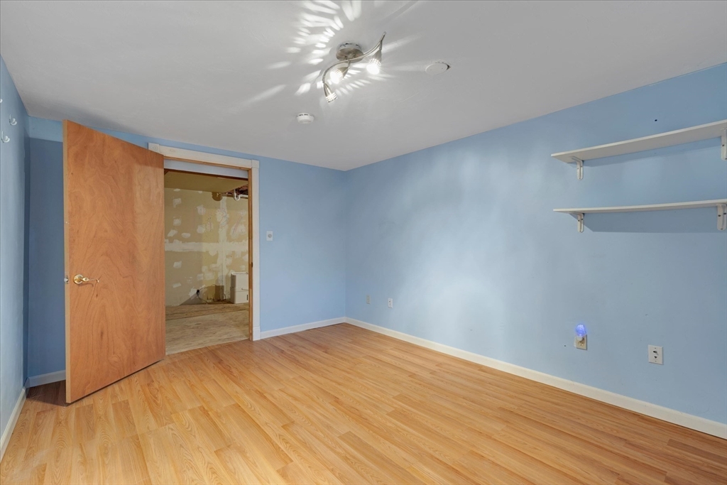 405 Village Dr # 405