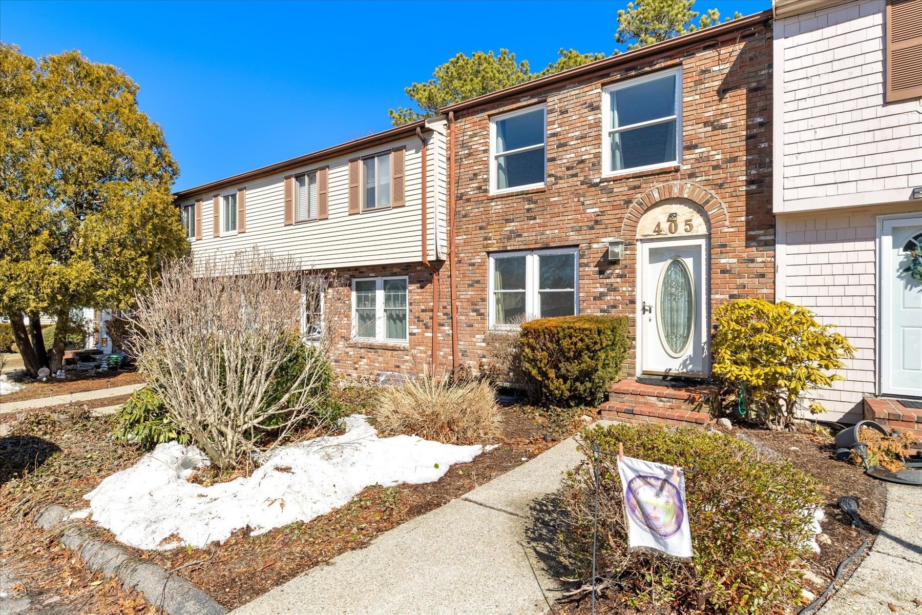 405 Village Dr # 405