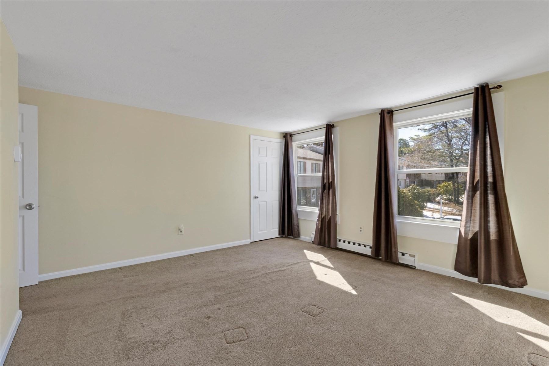 405 Village Dr # 405