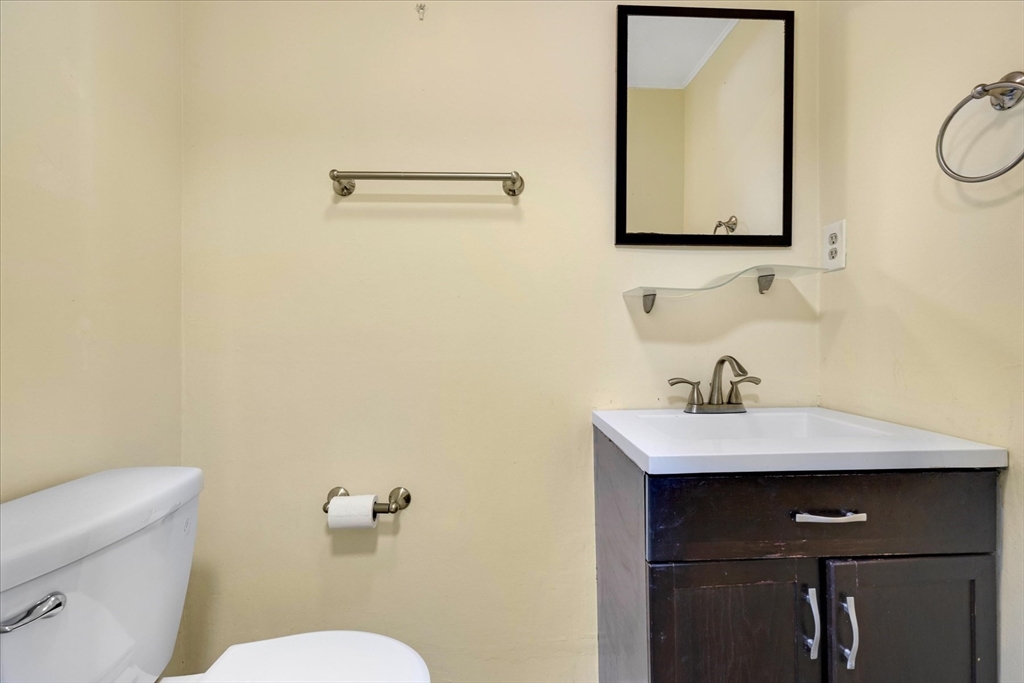 405 Village Dr # 405