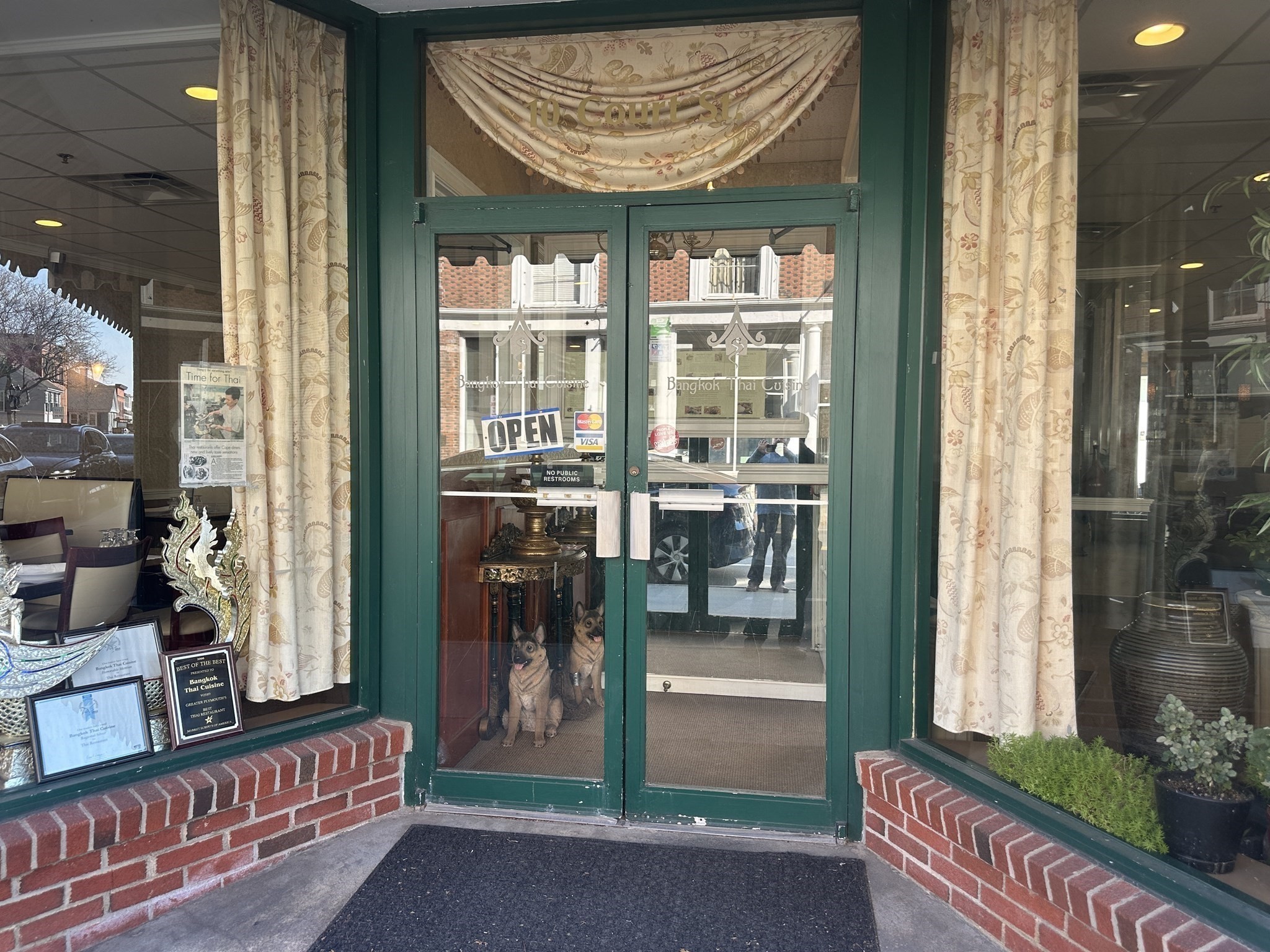 10-12 Court St