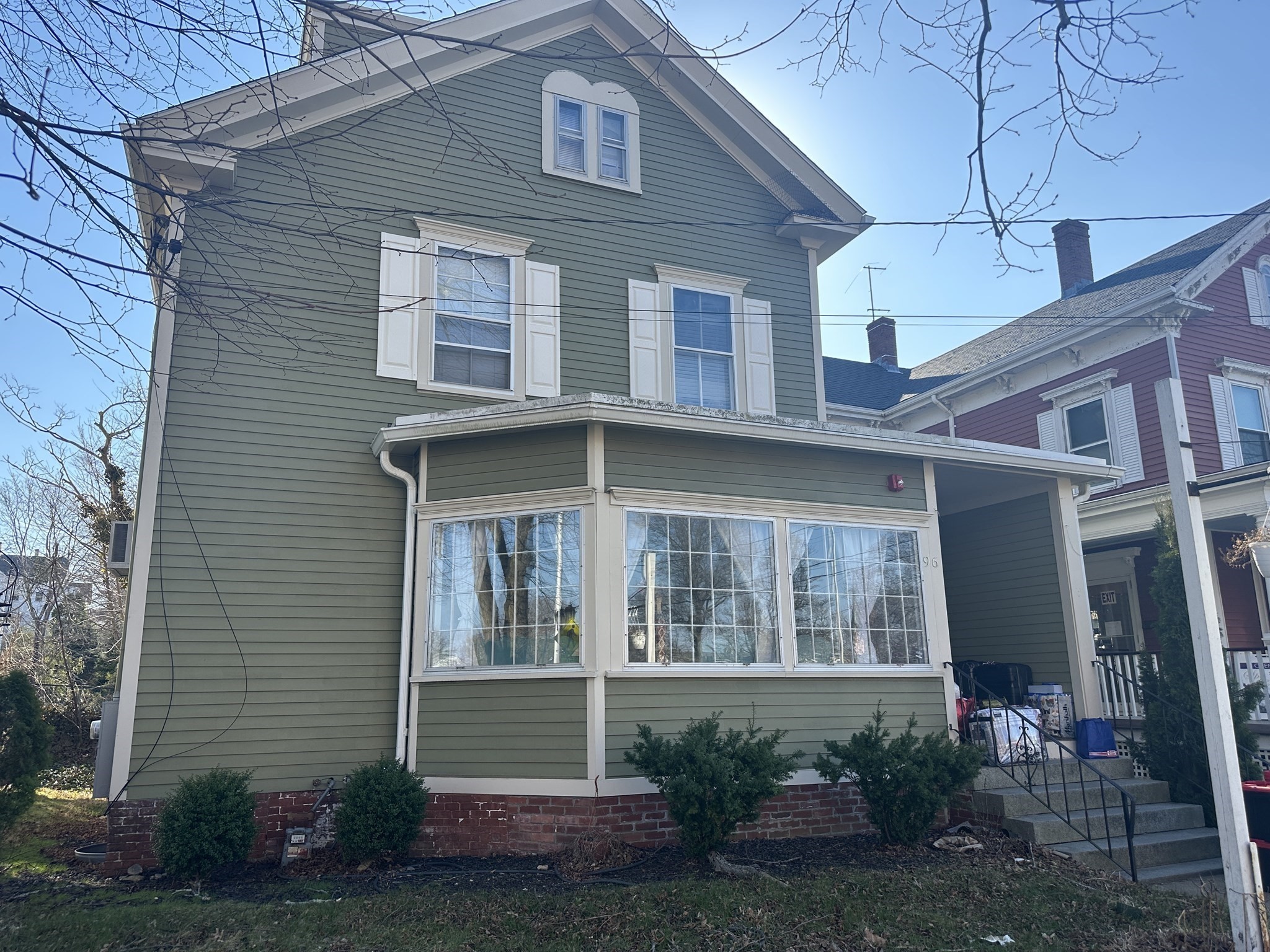 96 Court St