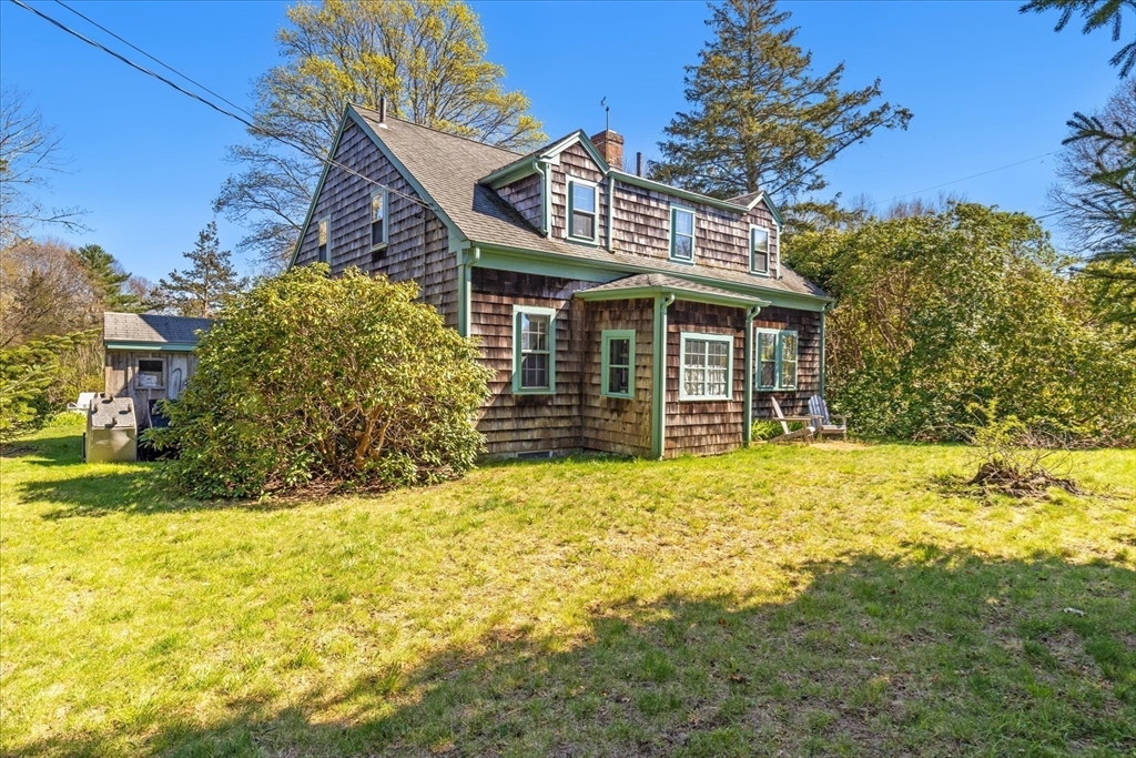 58 Loomis Ln