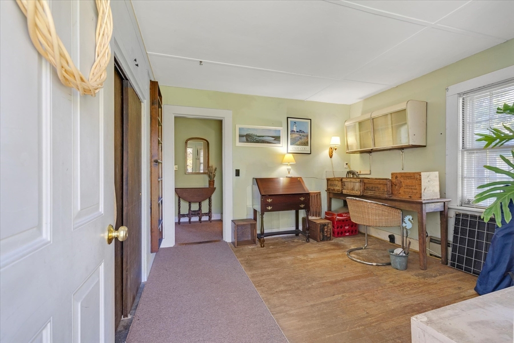 58 Loomis Ln