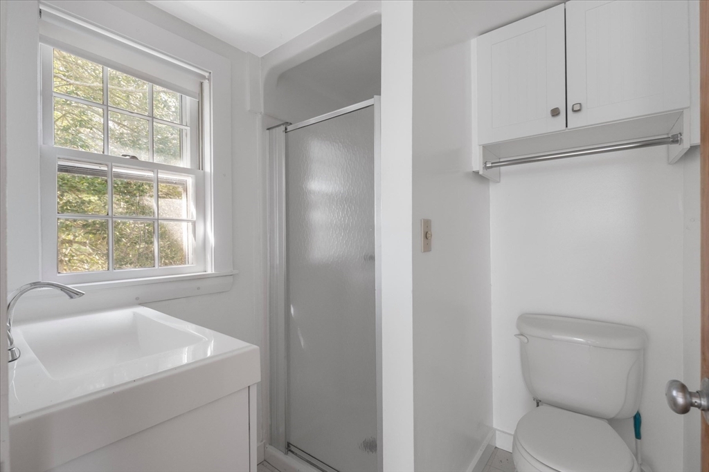 58 Loomis Ln