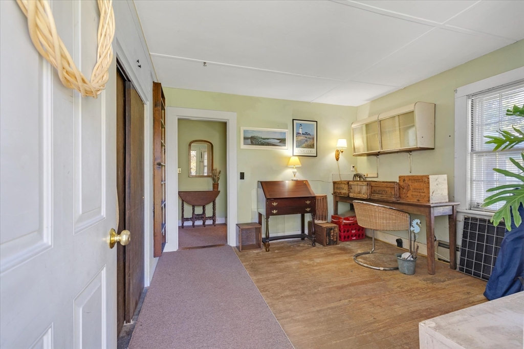 58 Loomis Ln