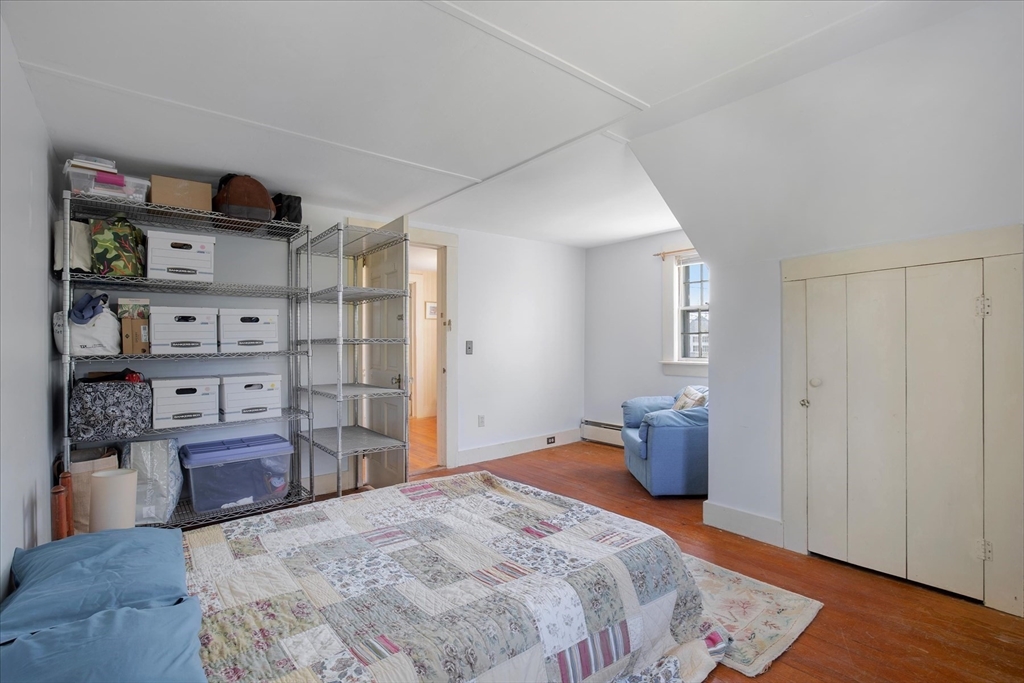 58 Loomis Ln
