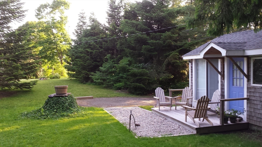58 Loomis Ln