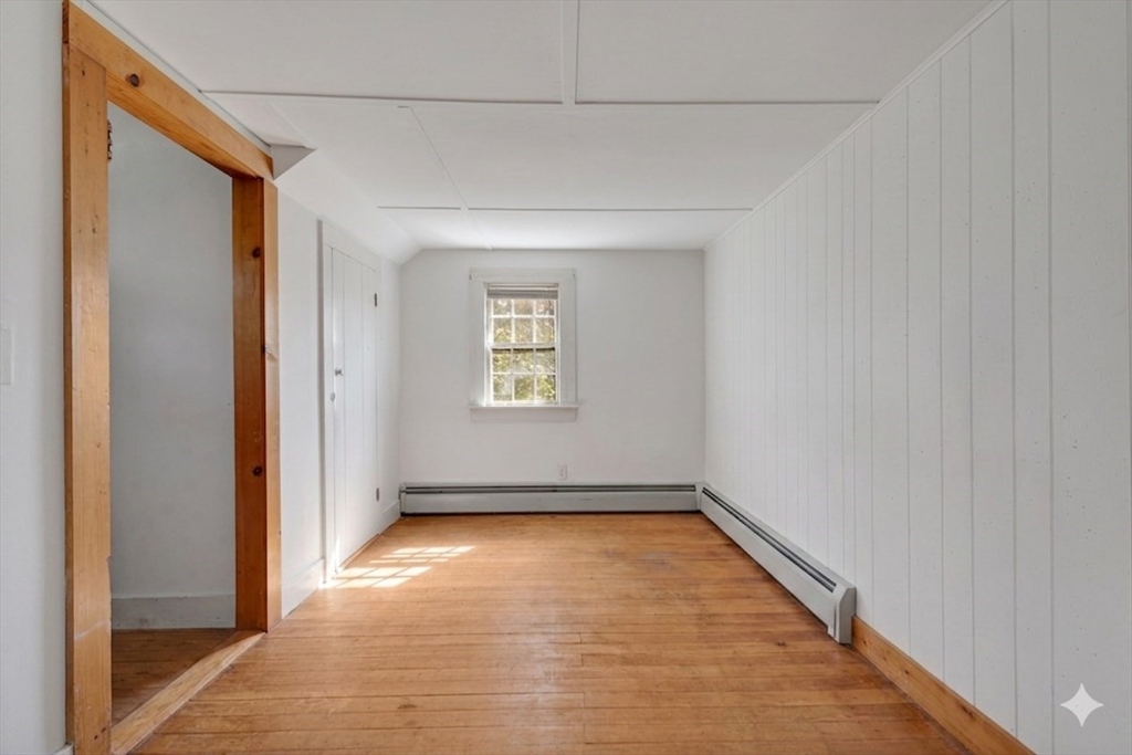 58 Loomis Ln