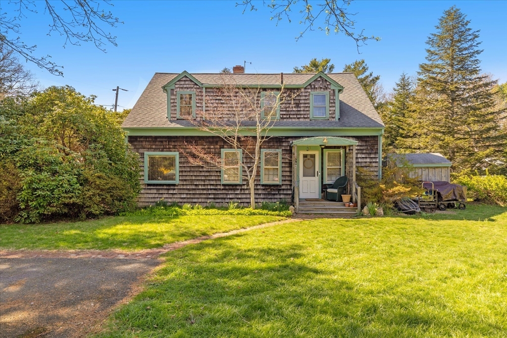 58 Loomis Ln