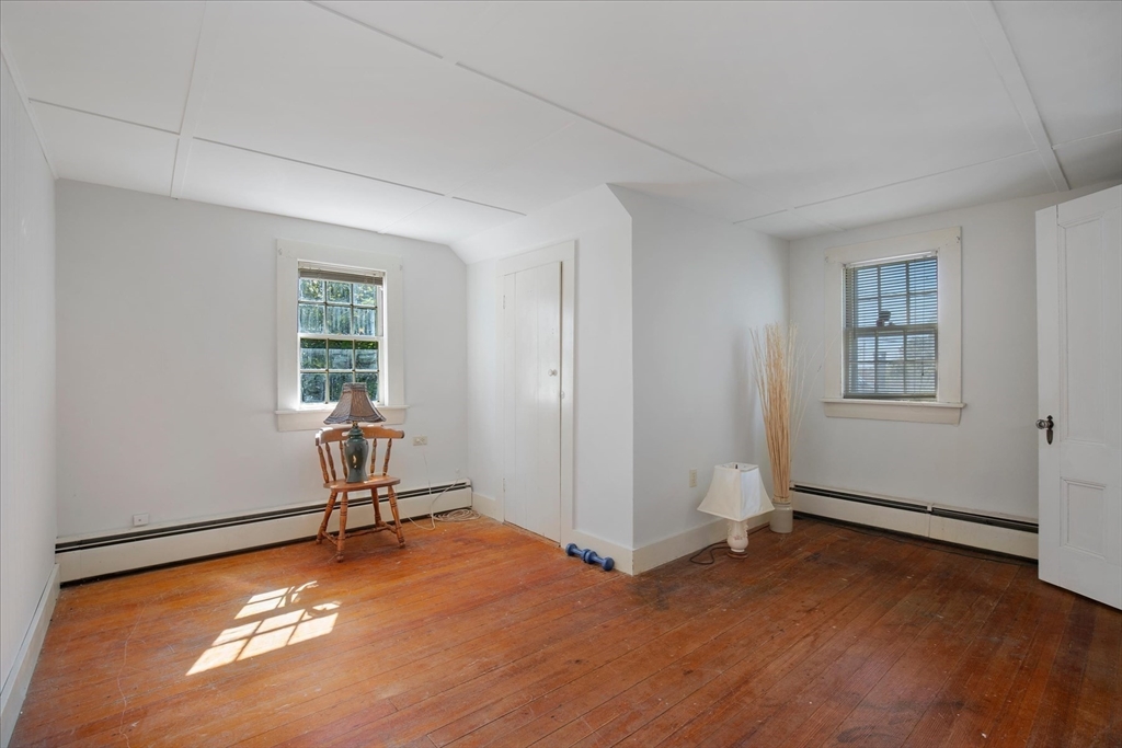 58 Loomis Ln