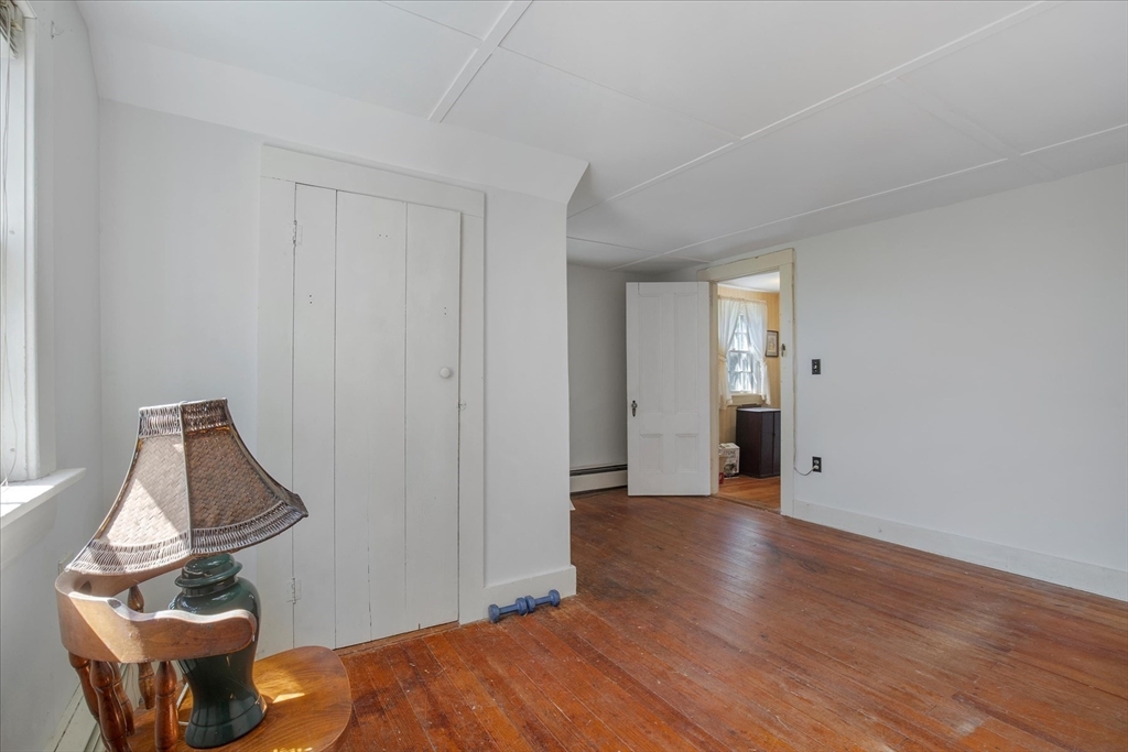 58 Loomis Ln