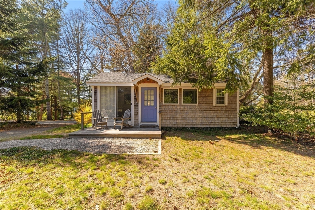 58 Loomis Ln