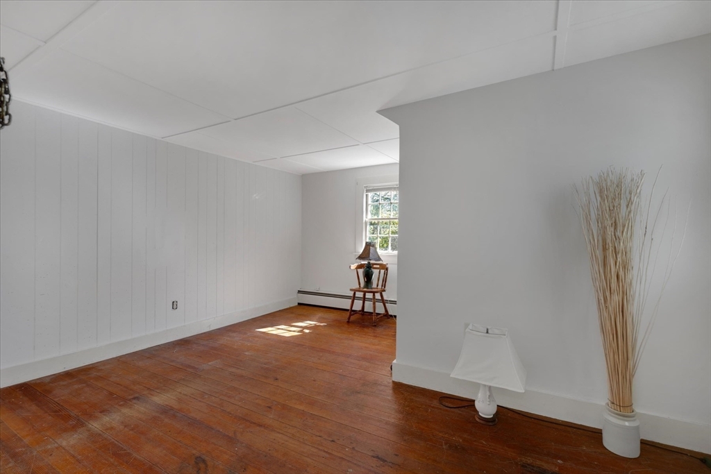 58 Loomis Ln