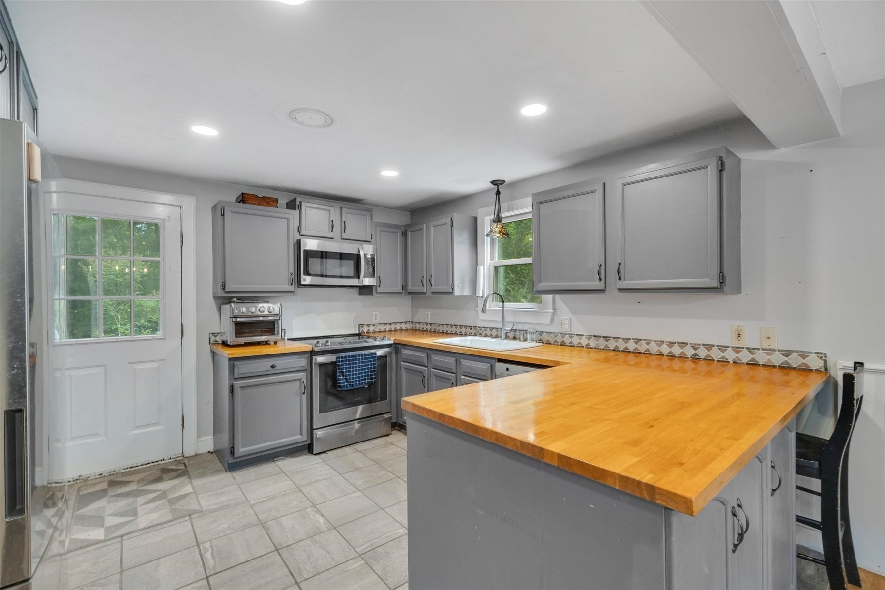 103 John Ewer Rd