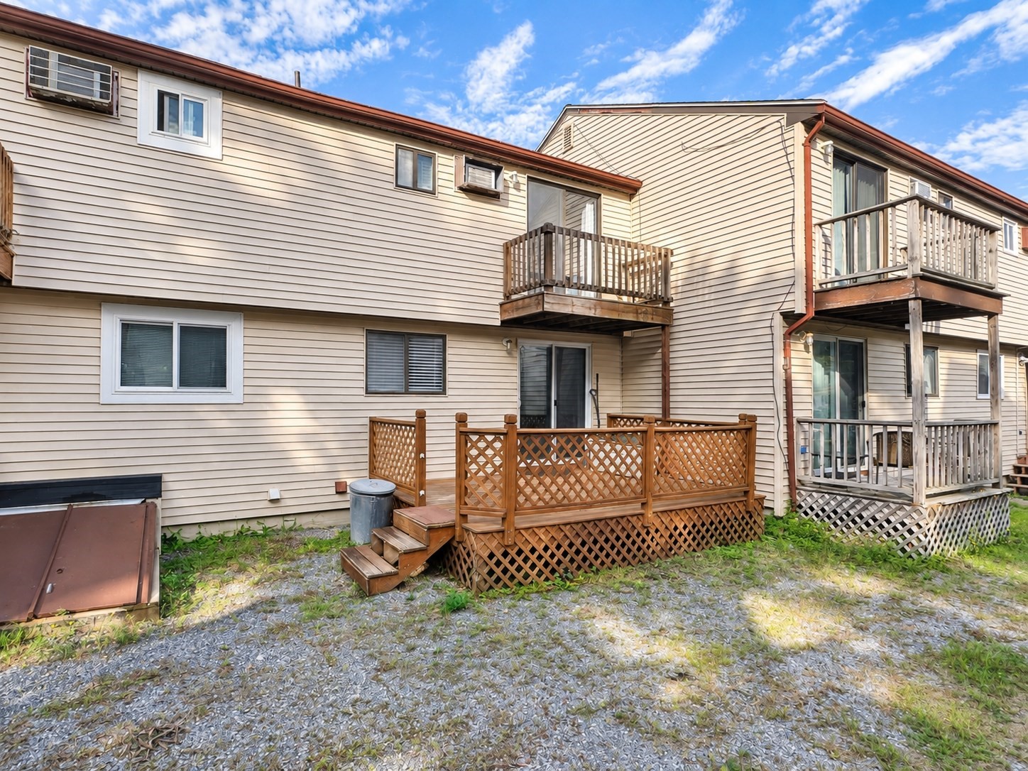 104 Village Dr # 104