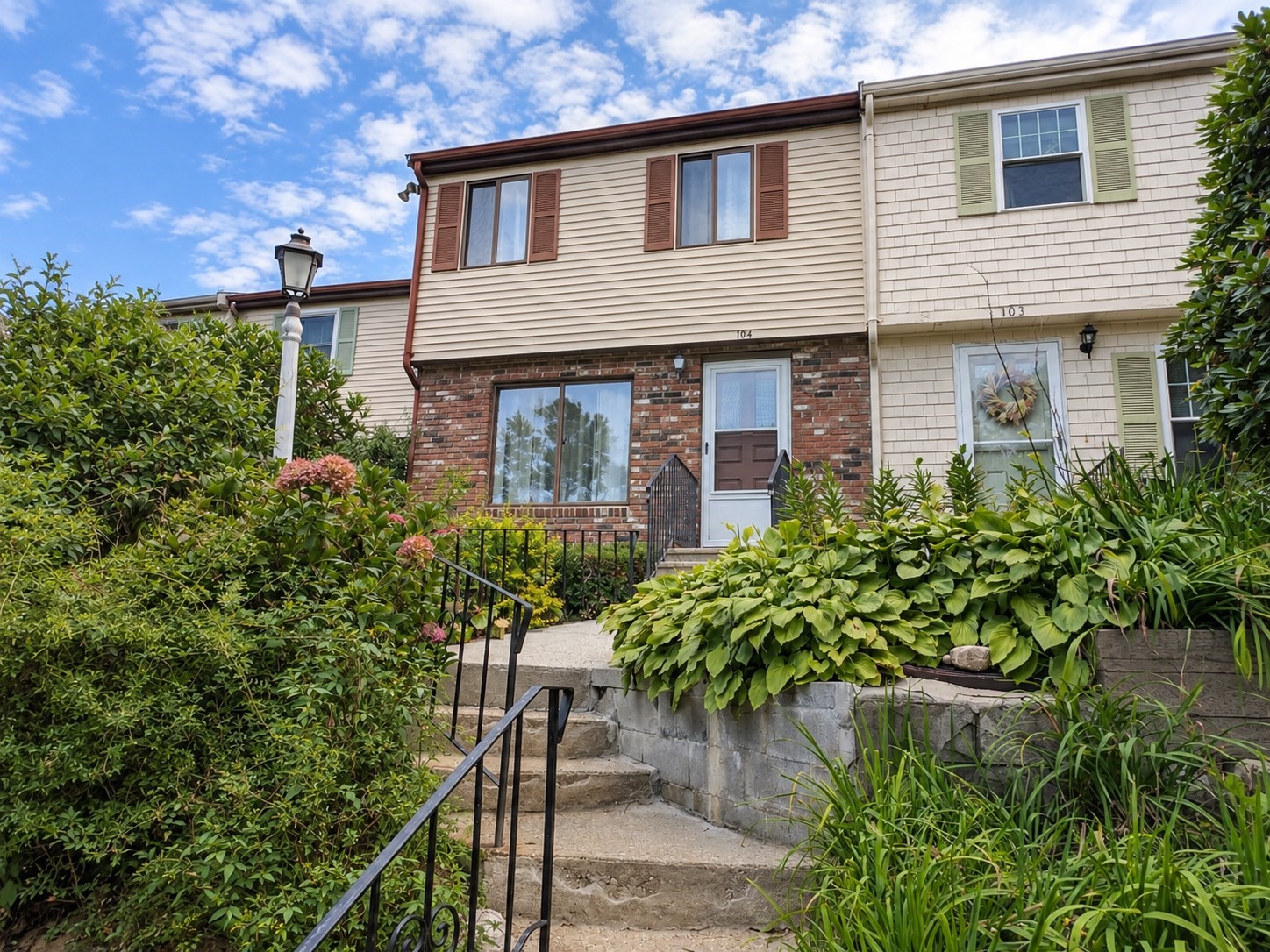 104 Village Dr # 104