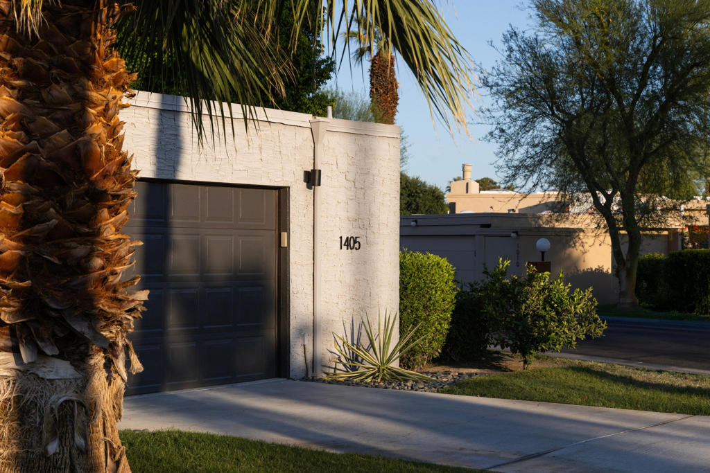 1405 Tamarisk West Street