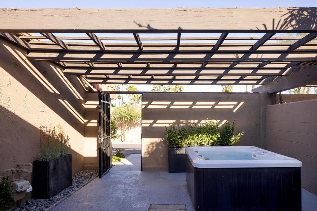 49165 Washington Street