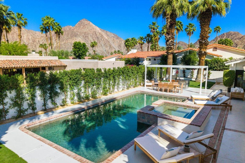 48721 San Vicente Street