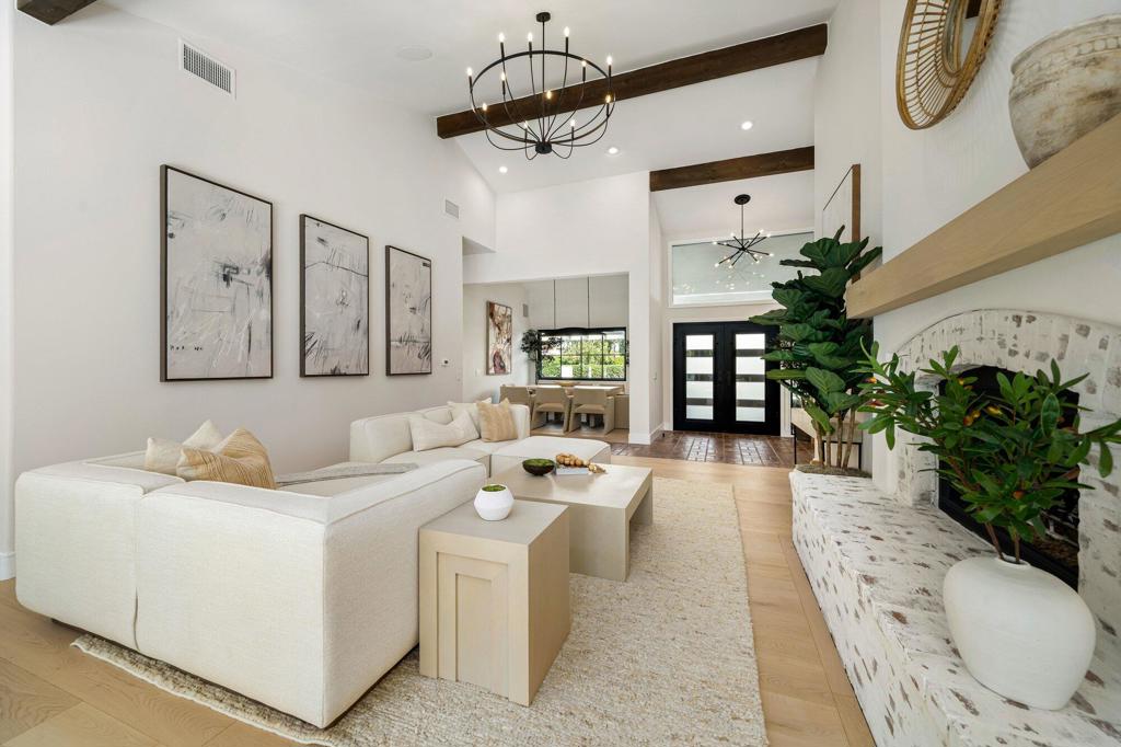 48721 San Vicente Street