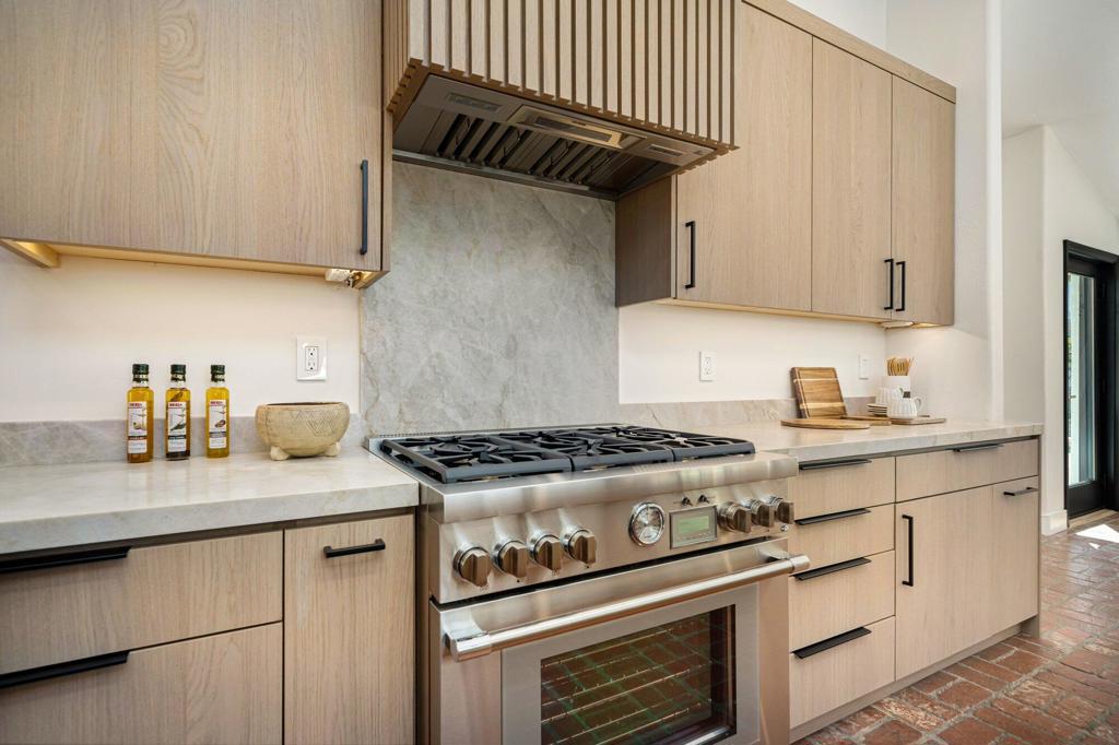 48721 San Vicente Street