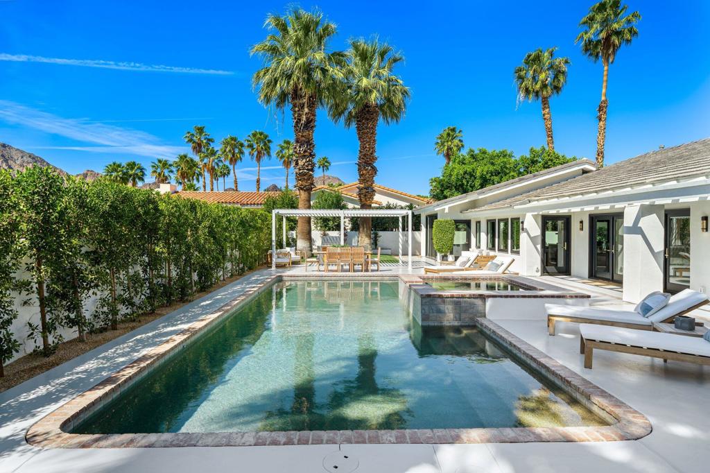 48721 San Vicente Street