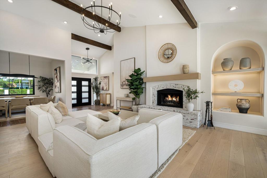 48721 San Vicente Street