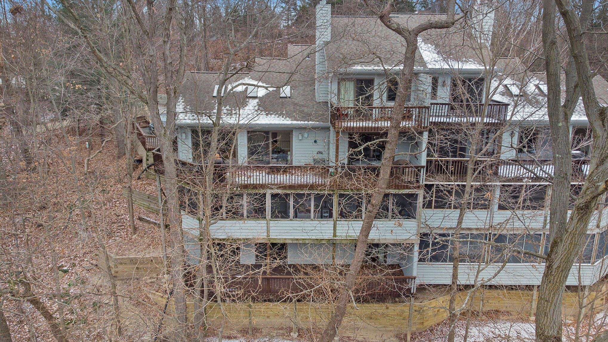 9867 Deer Path