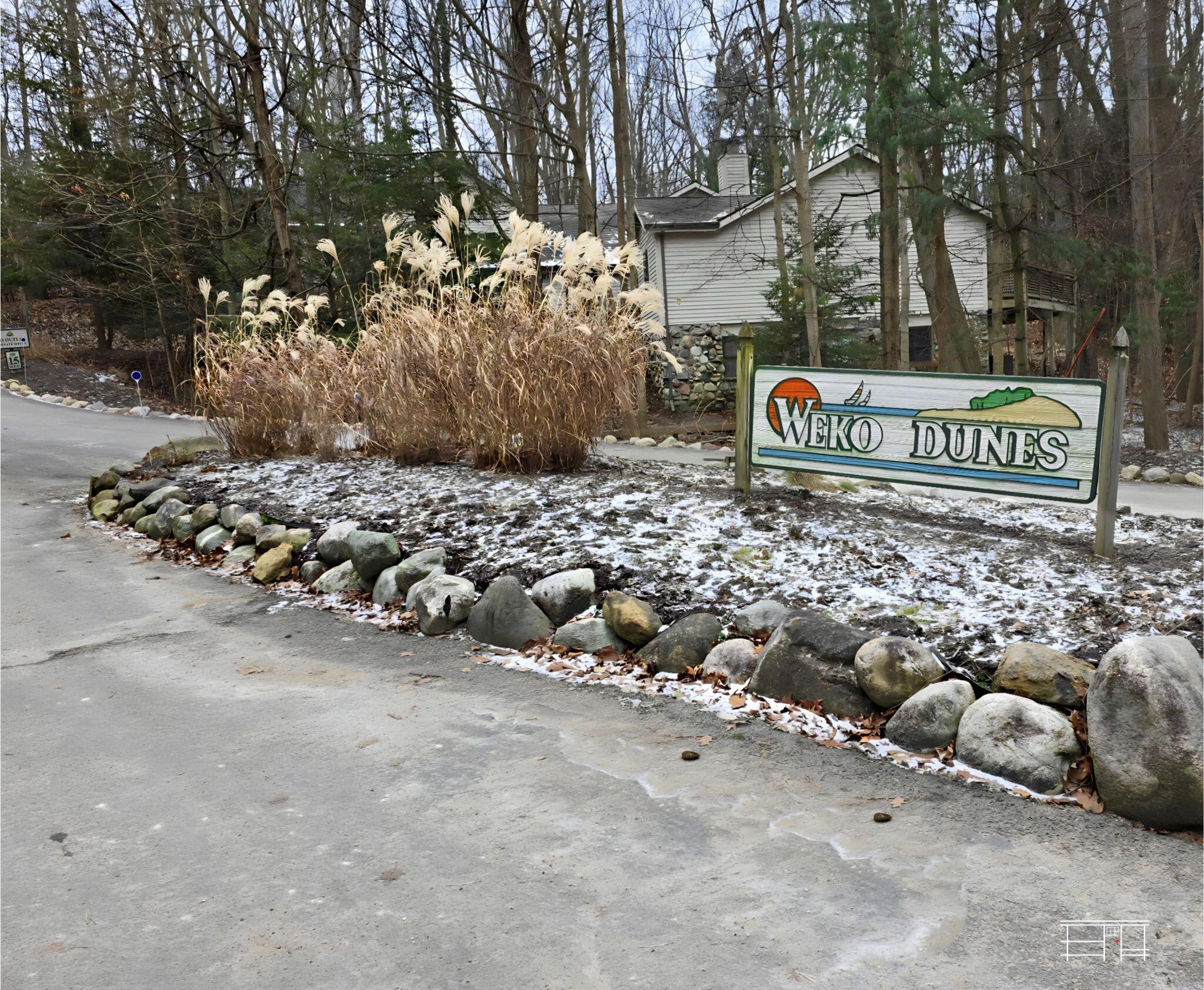 9867 Deer Path